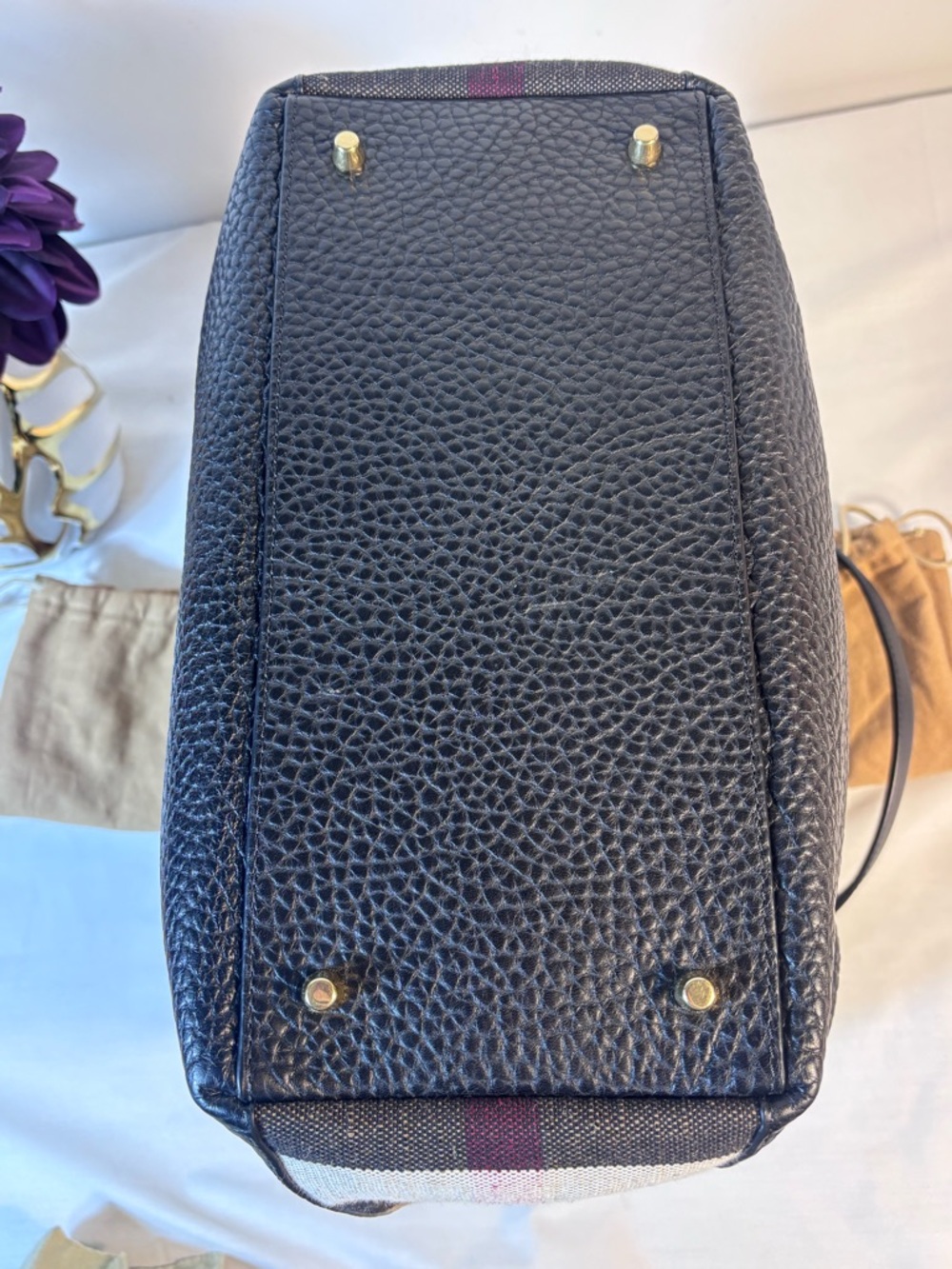 Beautiful Burberry Maidstone Tote Black - Picture 6 of 16